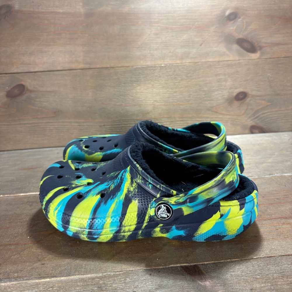 Crocs Classic Boys size 2 shoes Multicolor tie dye lined slippers Lined Clog